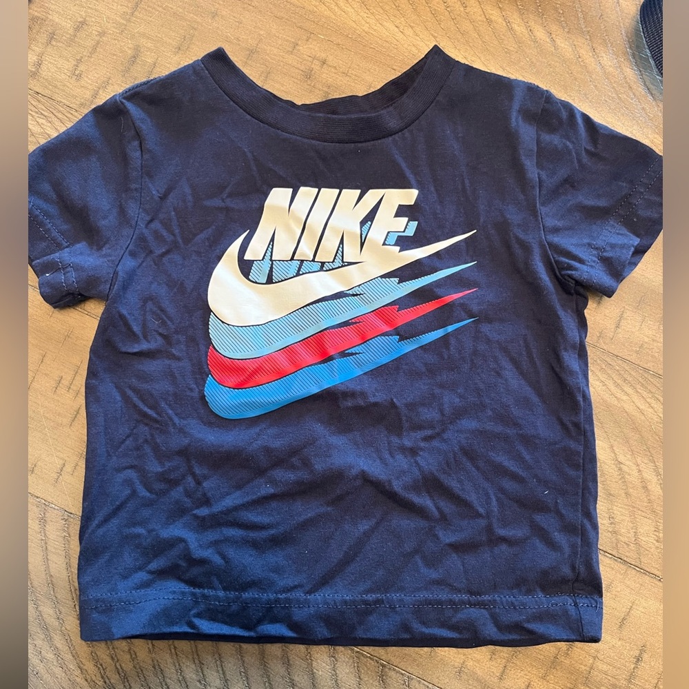 Nike Short Sleeve Shirt